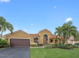 9322 Southern Orchard Rd, Fort Lauderdale, FL 33328