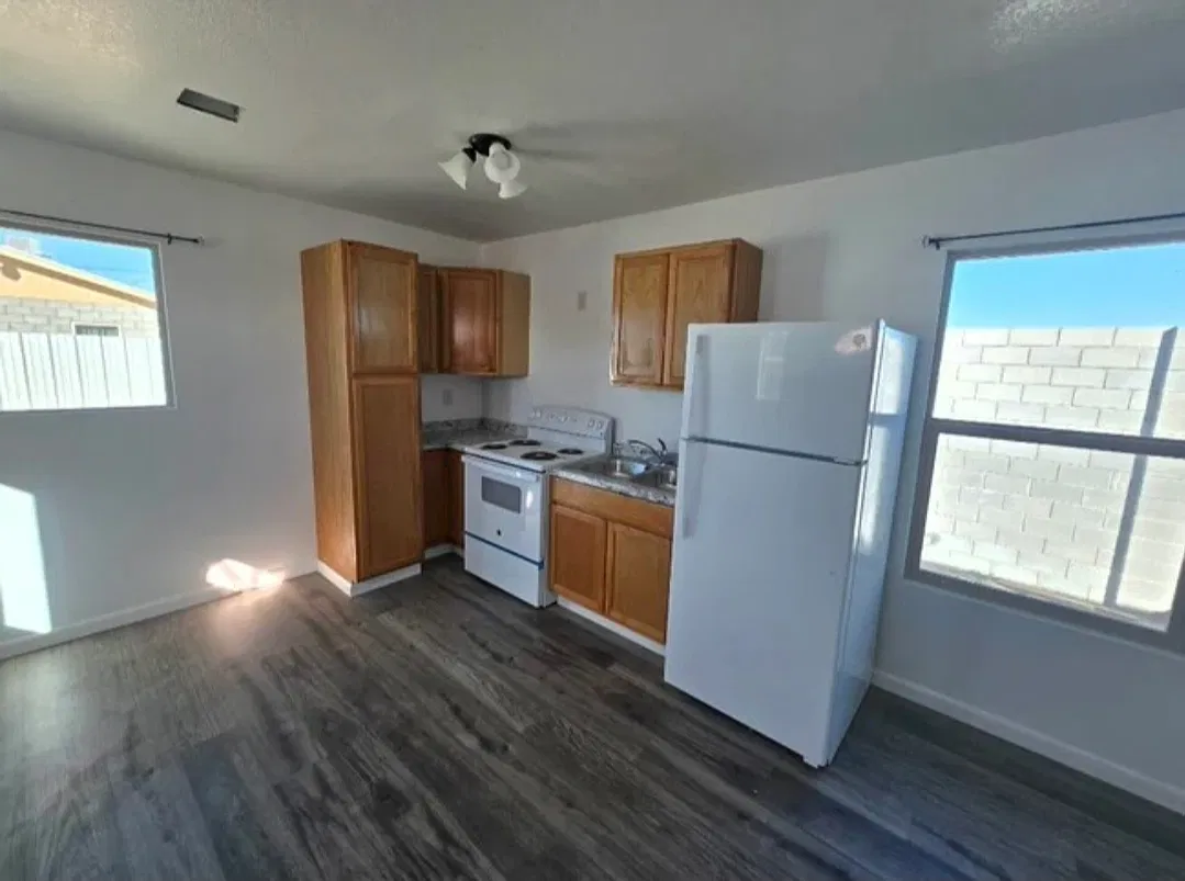 2 bed, 600 sqft, $900 — Photo 3