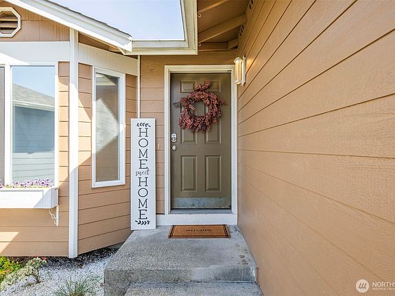 3rd image of 17523 27th Avenue NE