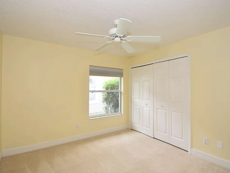 1216 Hampstead Ln — Photo 28