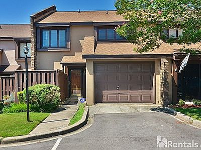 2nd image of 103 Lionsgate Dr