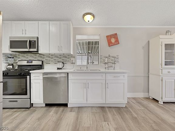 4th image of 3519 Isle Royale Dr