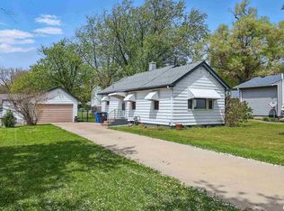 3303 40th St, Moline, IL 61265