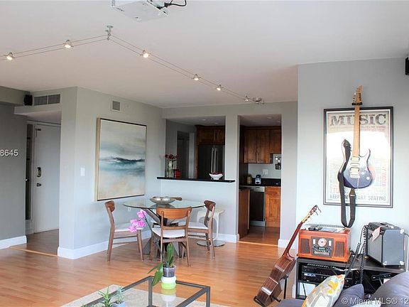 4th image of 1750 NE 115th St APT 401