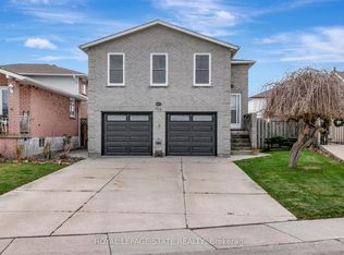 144 Ravenbury Dr, Hamilton, ON L8W 2B5
