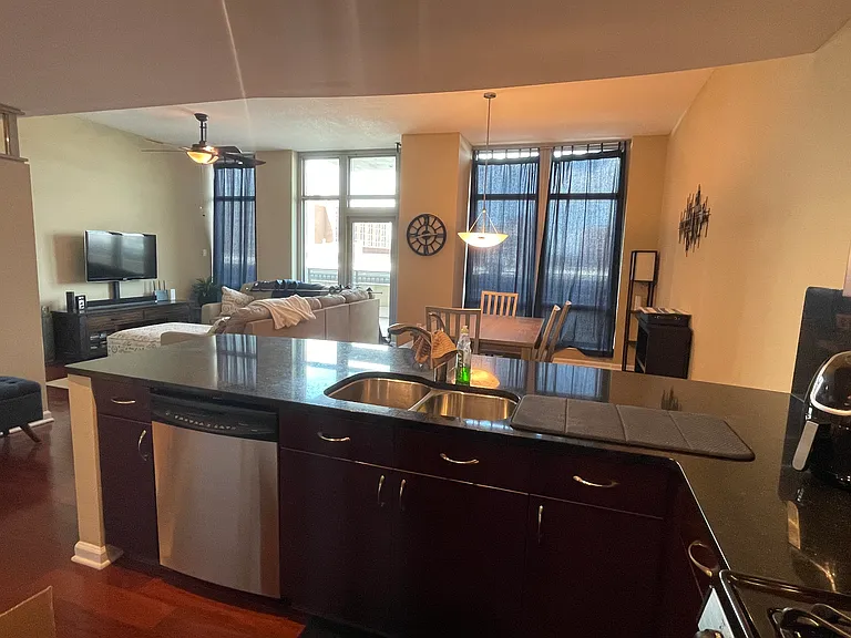4909 Laclede Ave #705 — Photo 8