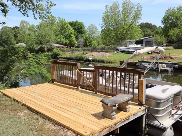 753 Homestead Dr, Wilsonville, AL 35186