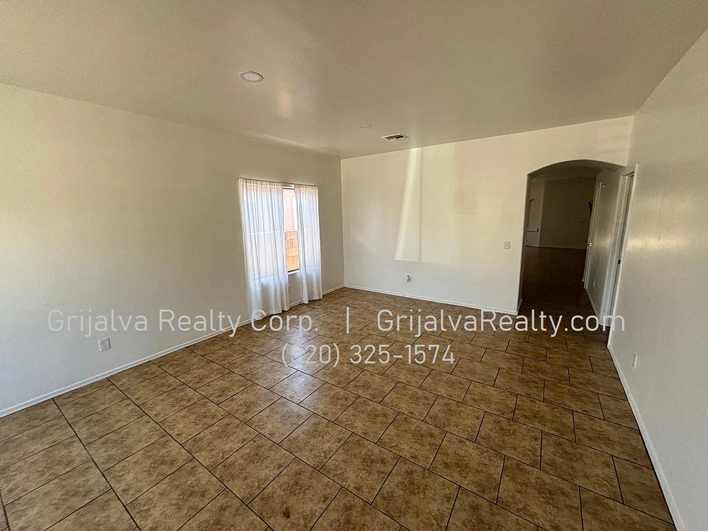 Spacious 4 Bd, 2 Ba Rancho Sahuarita Home For Rent *Move-In Special* (Camino Rancho Tierra/Rancho... — Photo 3
