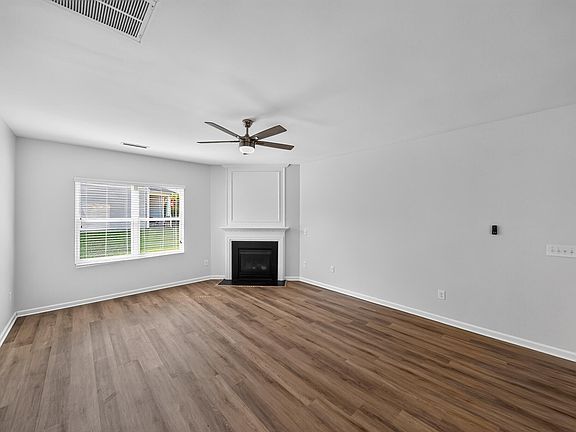 2nd image of 3653 Althorp Dr
