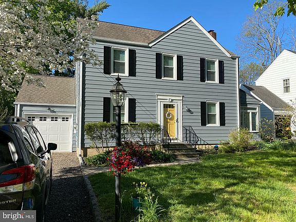 3rd image of 321 E Birch Dr