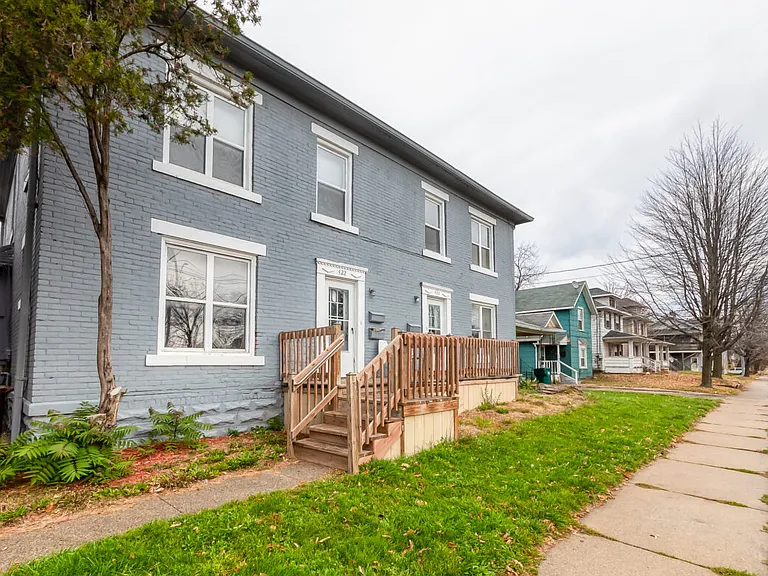 422 W Saginaw St #1 — Photo 14