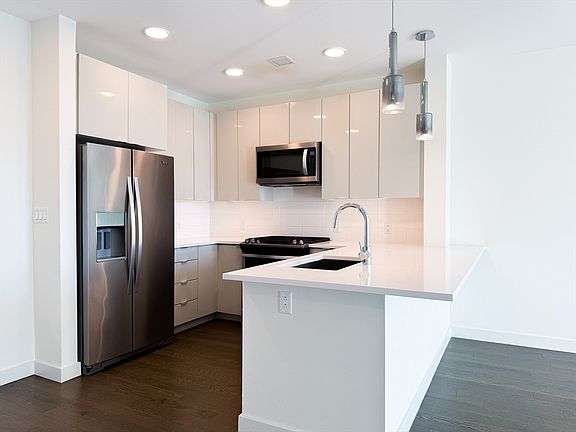 5th image of 65 Lewis St APT 511