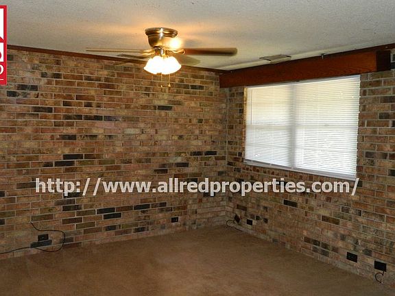 3rd image of 1524 N Gregg Ave
