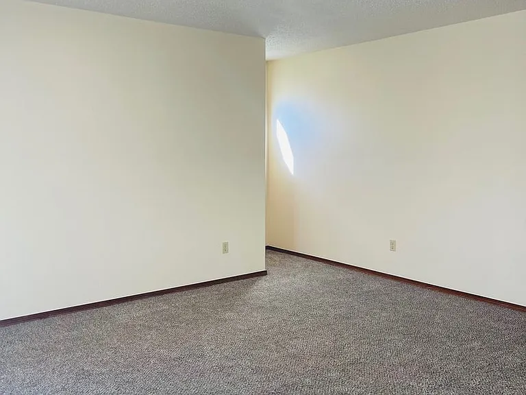 822 Windwood Dr #2 — Photo 2