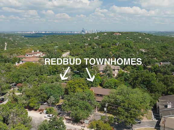 Redbud Townhomes are only 15 minutes to Downtown Austin