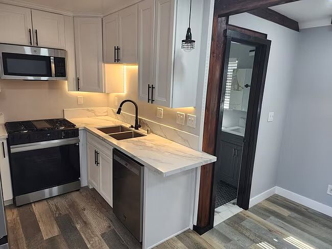 1st image of 3014 Clay Ave #18