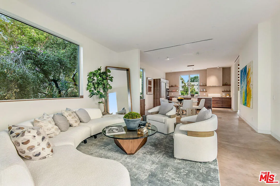 4 bed, 4.0 bath, 3054 sqft, $15,500 — Photo 1