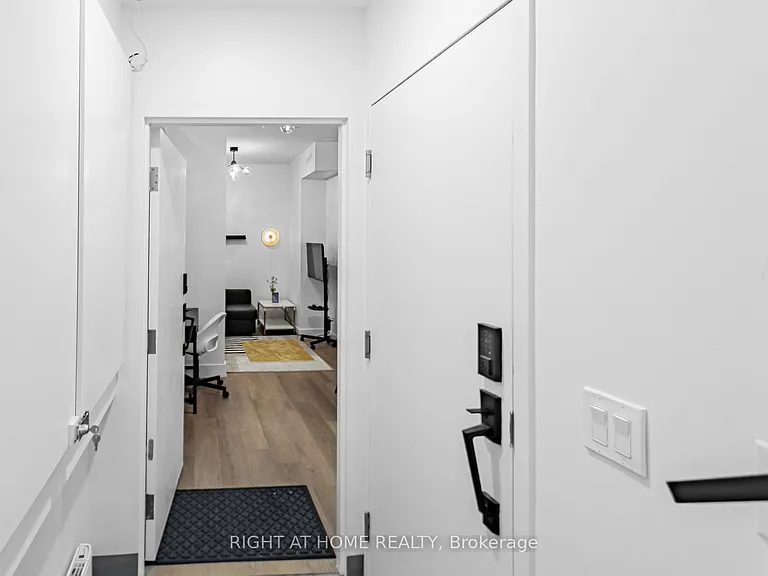 36 Windermere Ave #LOWER — Photo 16