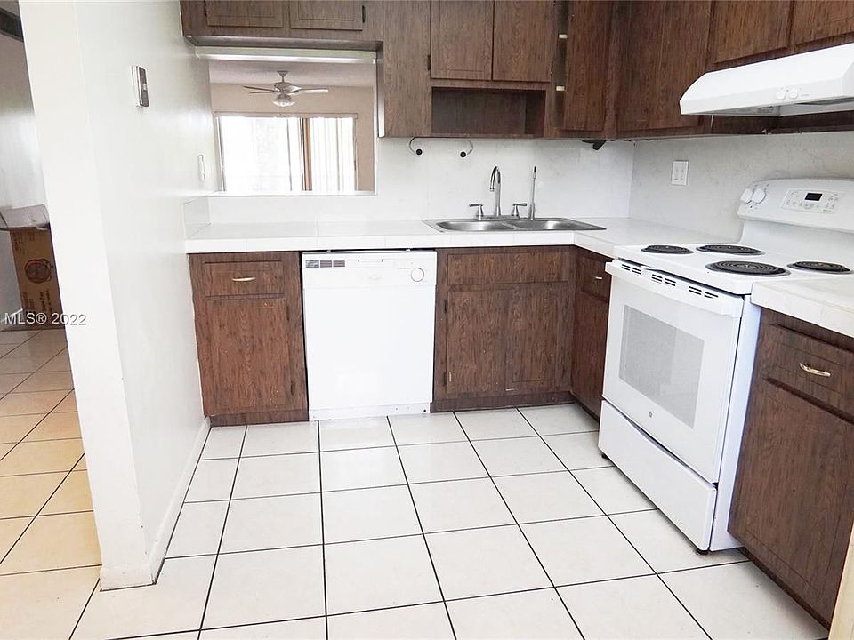 2nd image of 16750 NE 10th Ave APT 118