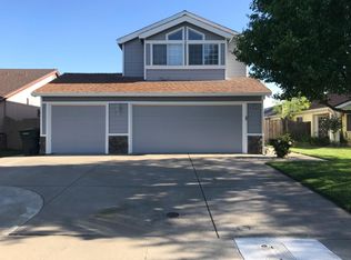 828 Hunters Creek Dr, Sacramento, CA 95838