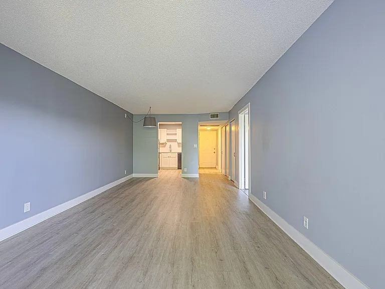 9440 SW 8th St #417 — Photo 8