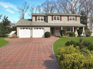 17 James St, Shoreham, NY 11786