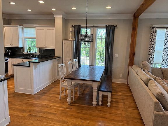 5th image of 8032 W End Dr