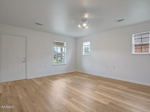 3rd image of 116 Ribbon Cane Dr