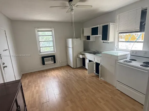 5 N Federal Hwy #1, Dania, FL 33004