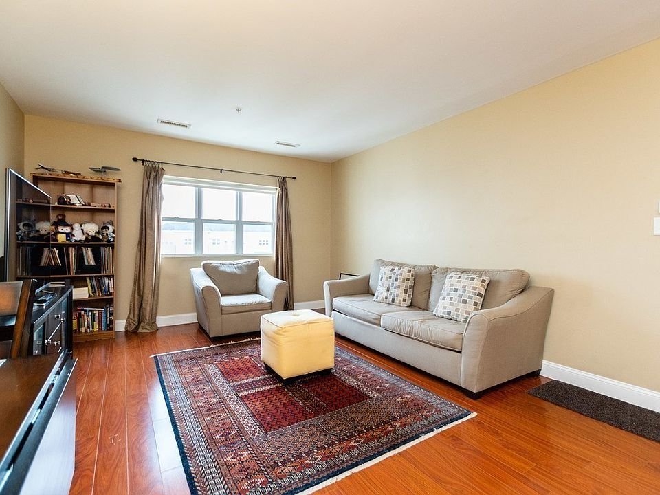 1st image of 140 Railroad Ave APT B312