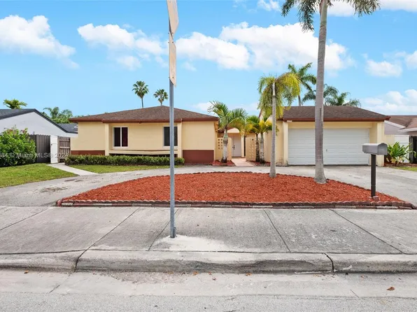 6270 NW 199th St, Hialeah, FL 33015