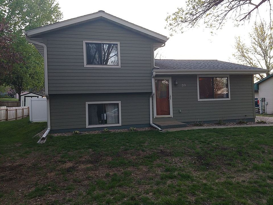 1st image of 39 11th Ave SE