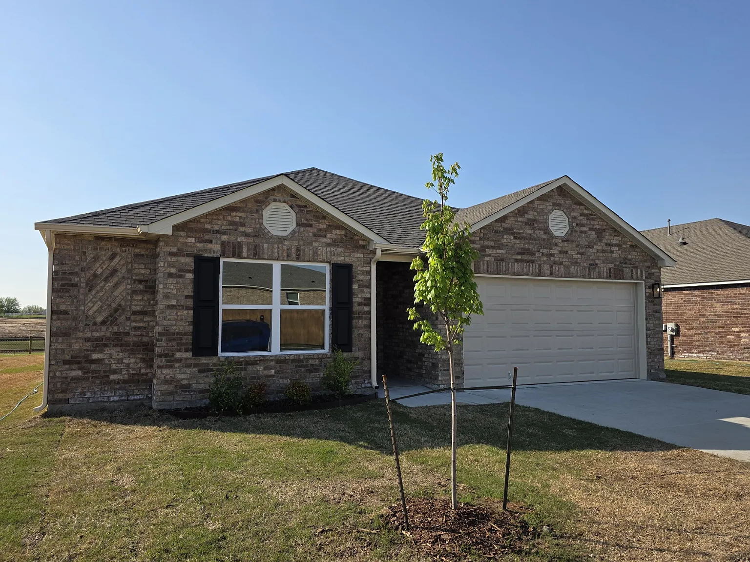 4 bed, 1700 sqft, $2,195 — Photo 2