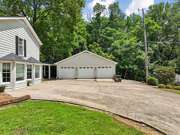 4th image of 108 Wonder Valley Rd
