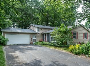 263 Stoneycreek Dr, Rochester, NY 14616