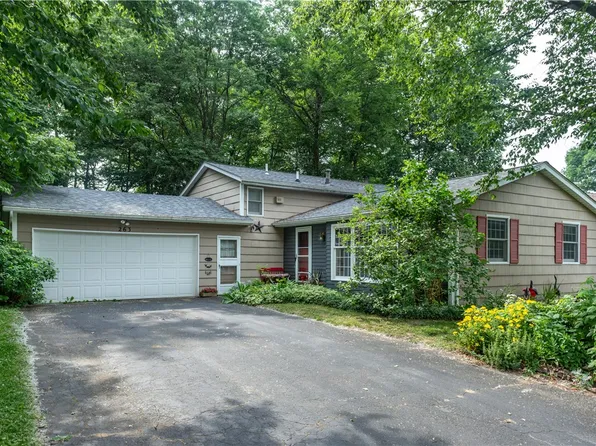 263 Stoneycreek Dr, Rochester, NY 14616
