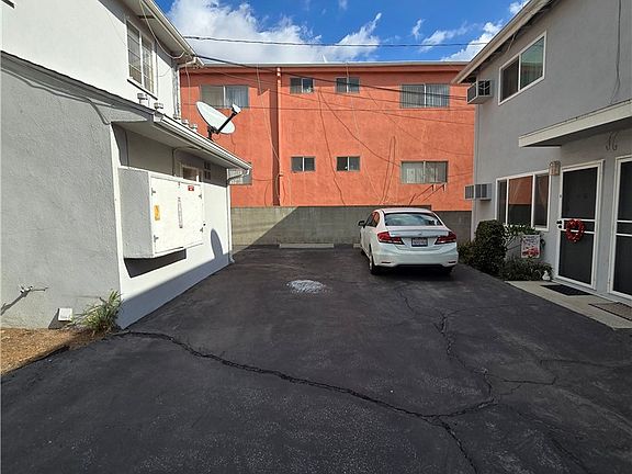 2nd image of 502 E Cypress Ave