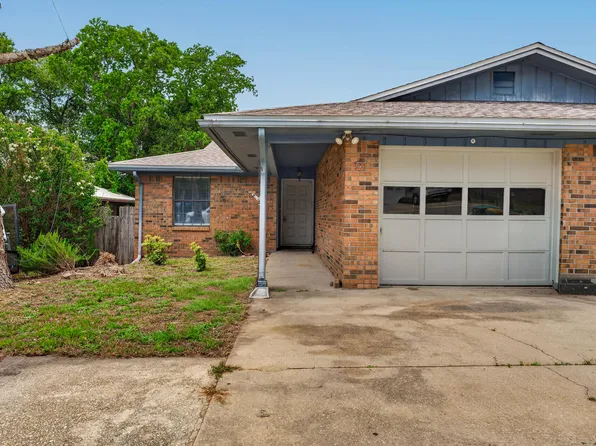 91 Catamaran Ln, Shalimar, FL 32579