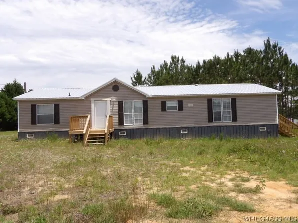 236 Bartlett Loop, Headland, AL 36345