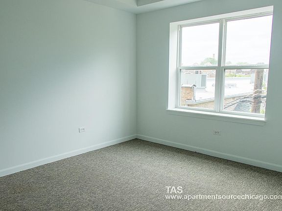 5th image of 1544 W Glenlake Ave #3J