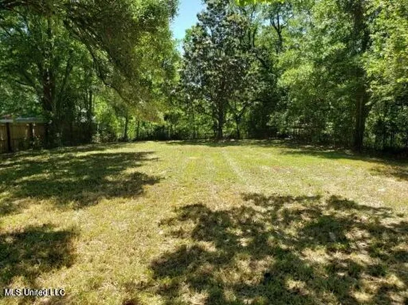 2402 Seneca Ave, Pascagoula, MS 39567