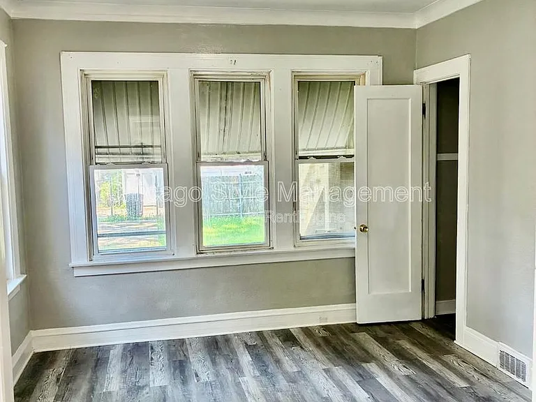 12138 S Parnell Ave — Photo 14