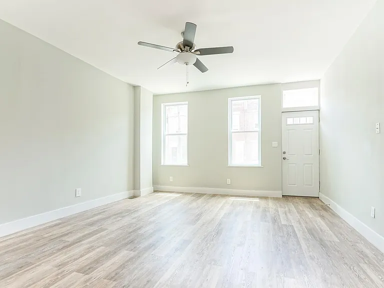 2733 Oakford St — Photo 10