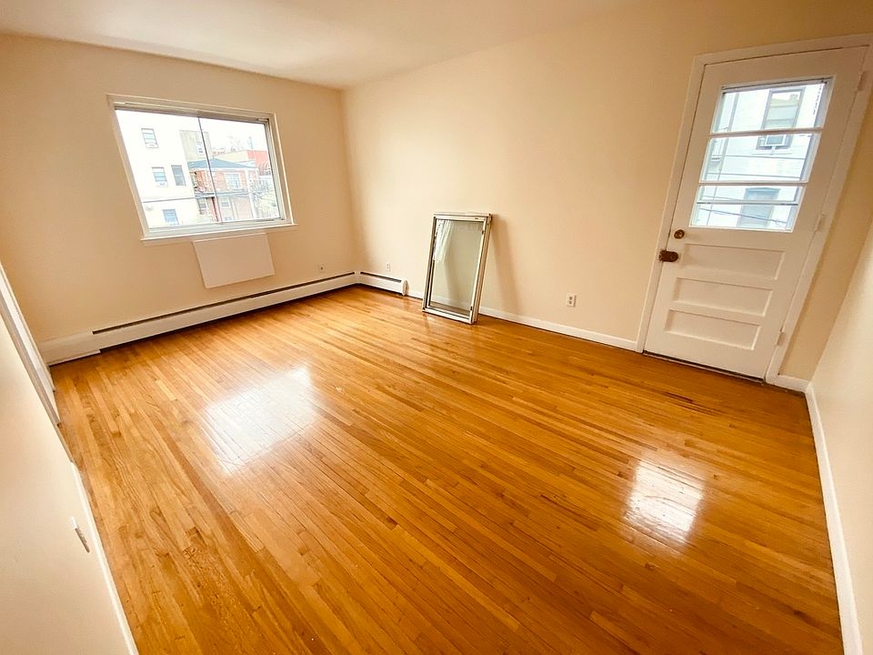 2nd image of 43-15 44th St #D4