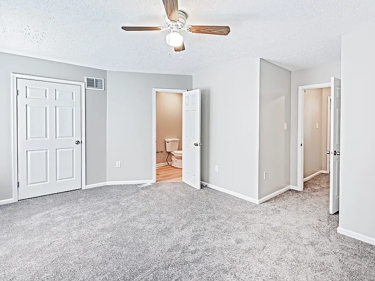 222 Britain Ct — Photo 13