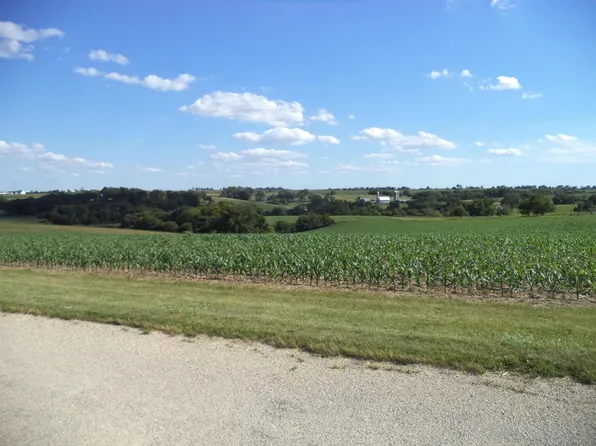 Stonewood Ln, Darlington, WI 53530