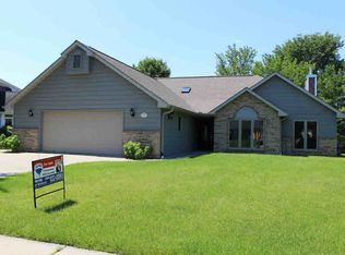 5705 Stillwater Ln, Midland, MI 48642