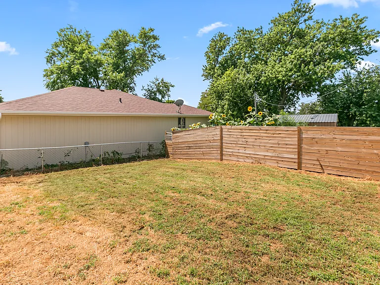 4505 Bancroft St — Photo 34