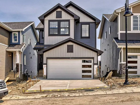 4 N Topaz Pl, Cochrane, AB T4C 3K2
