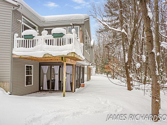 4th image of 17001 Pickett Ln #16